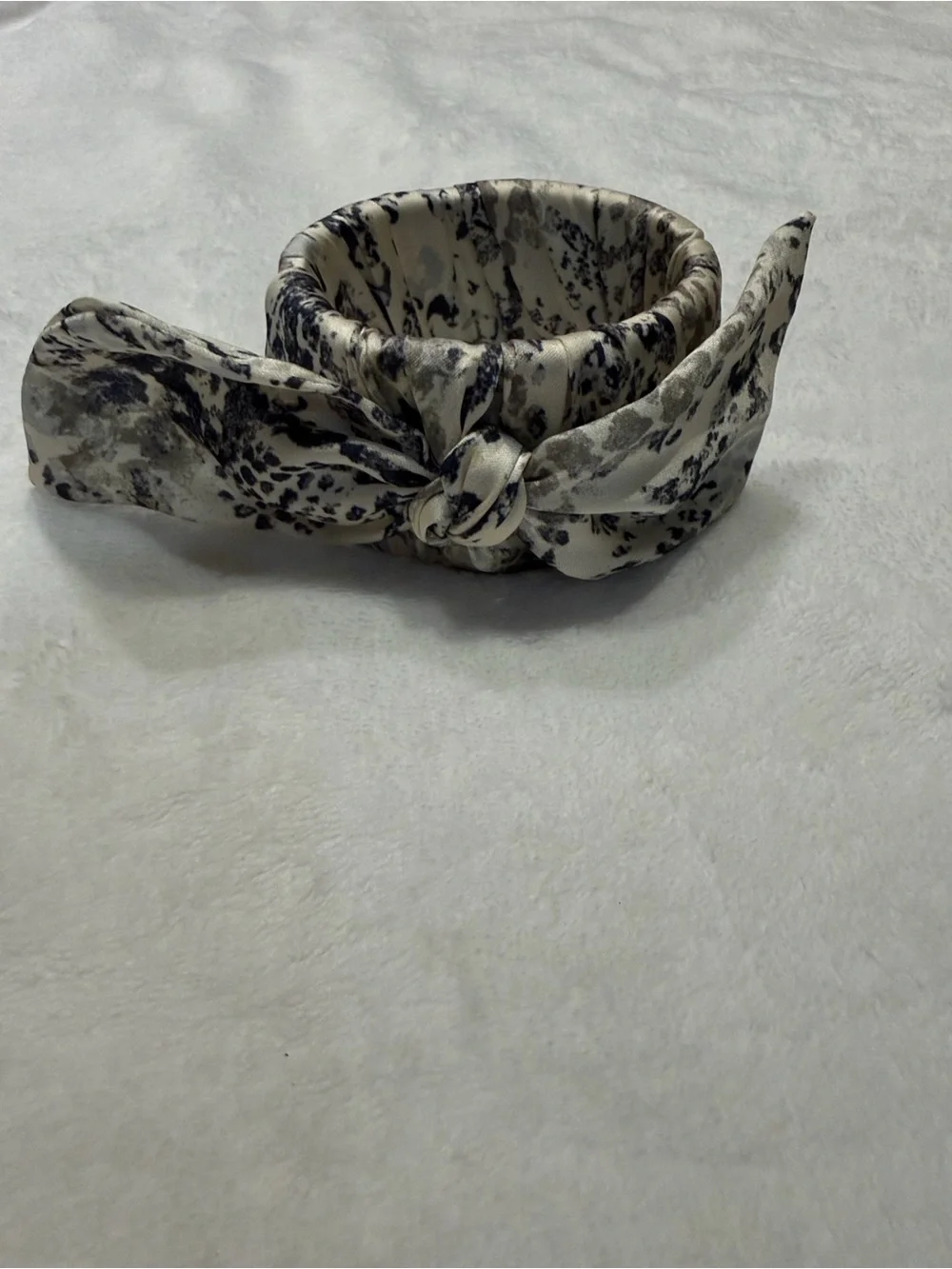 Silk-Feel Black & Cream Knot Bracelet